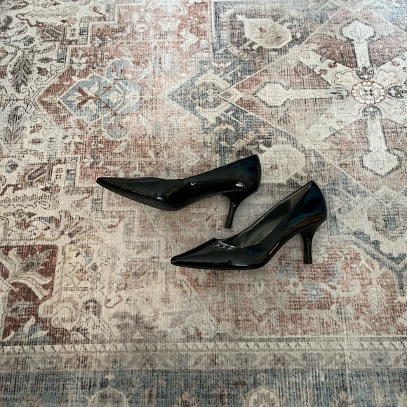 Bravo by Browns Black Patent Heels - Picture 3 of 4